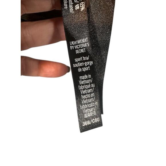 Victoria’s Secret Women’s Black Lightweight Padded Crisscross Sports Bra Sz 36B - Picture 8 of 8